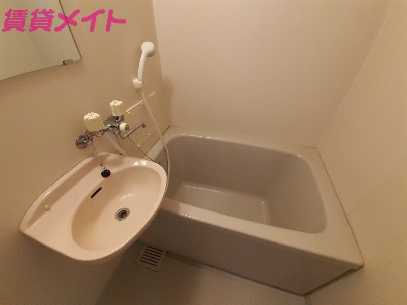 バス・シャワールーム　同型参考写真