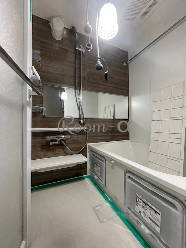 バス・シャワールーム　建築中。