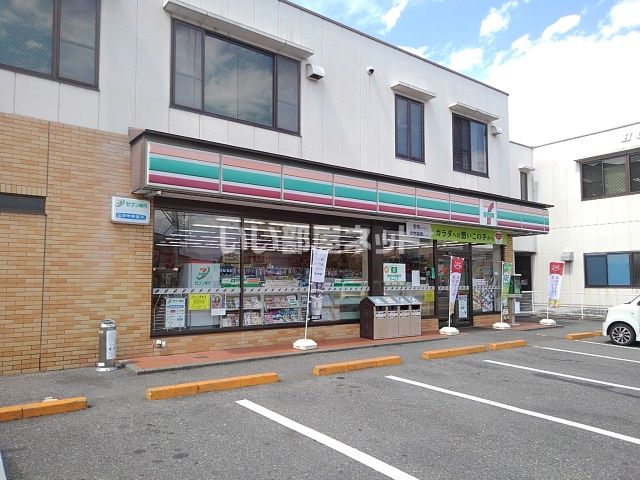 コンビニ　セブンイレブン甲府国母店（コンビニ）まで1117m