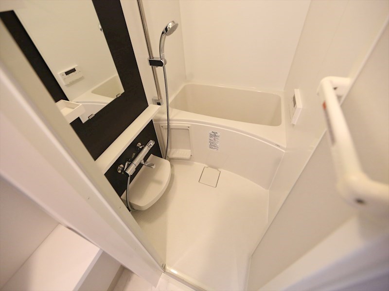 洗面設備　バスルーム　浴室暖房乾燥機付き