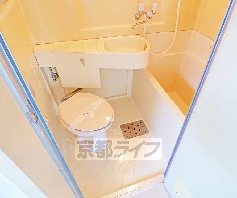 バス・シャワールーム　広々とした浴室です。