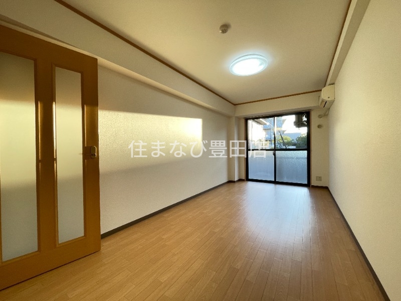 居室・リビング　同型別部屋写真