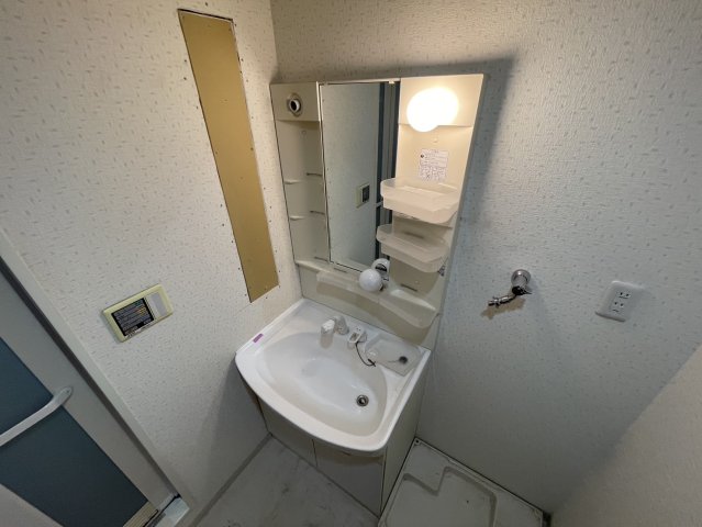 洗面設備　同物件別部屋写真