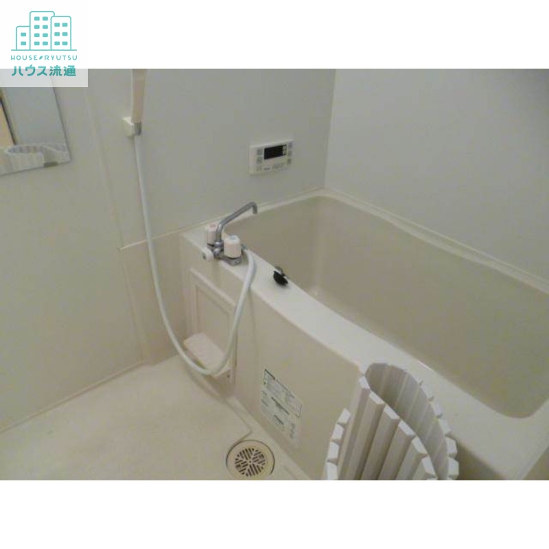 バス・シャワールーム　＊写真は別号室です