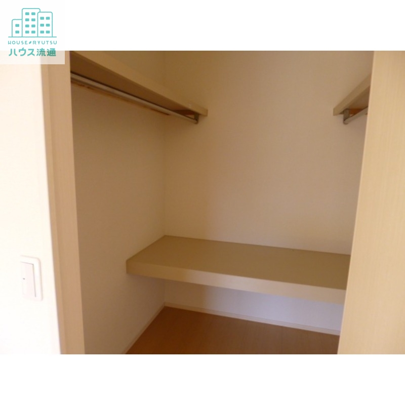 収納　＊写真は別号室です