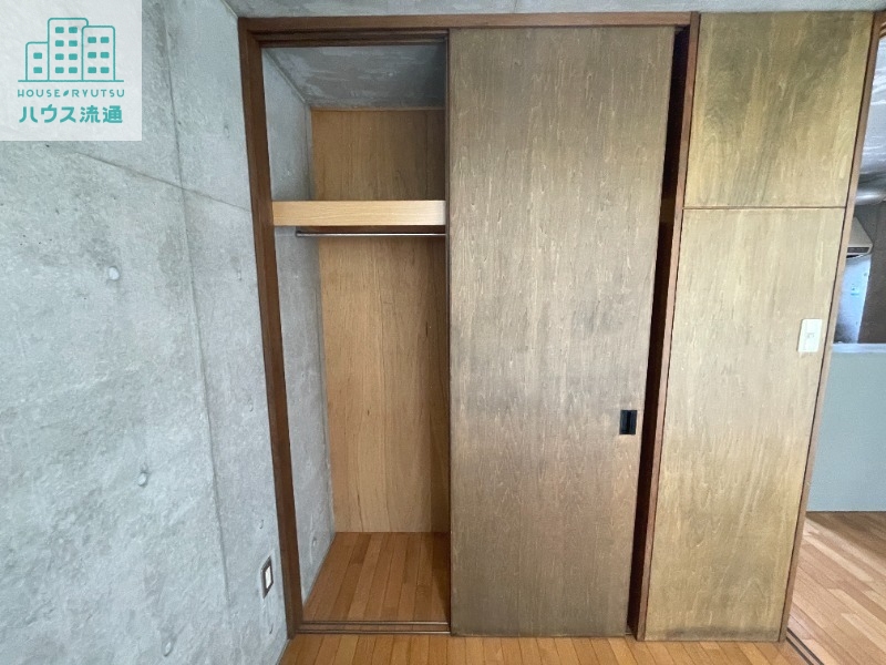 収納　写真は同タイプ別号室