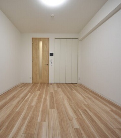 居室・リビング　※他号室の写真です