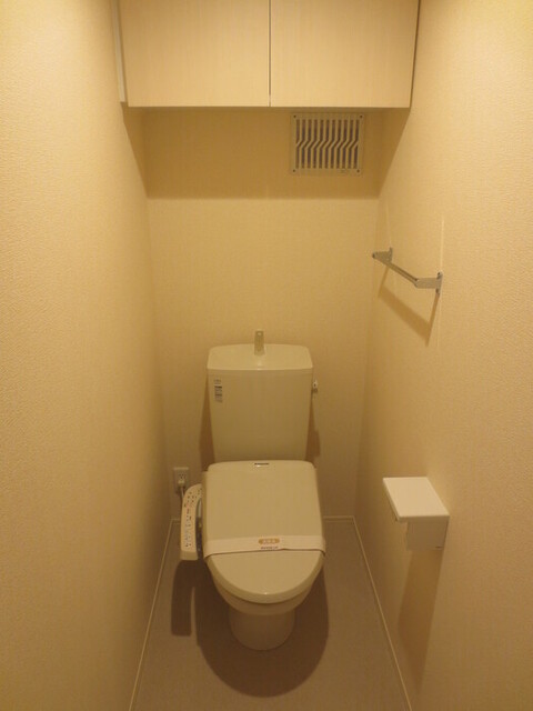 トイレ　Ａ２０２　温水洗浄暖房便座トイレ