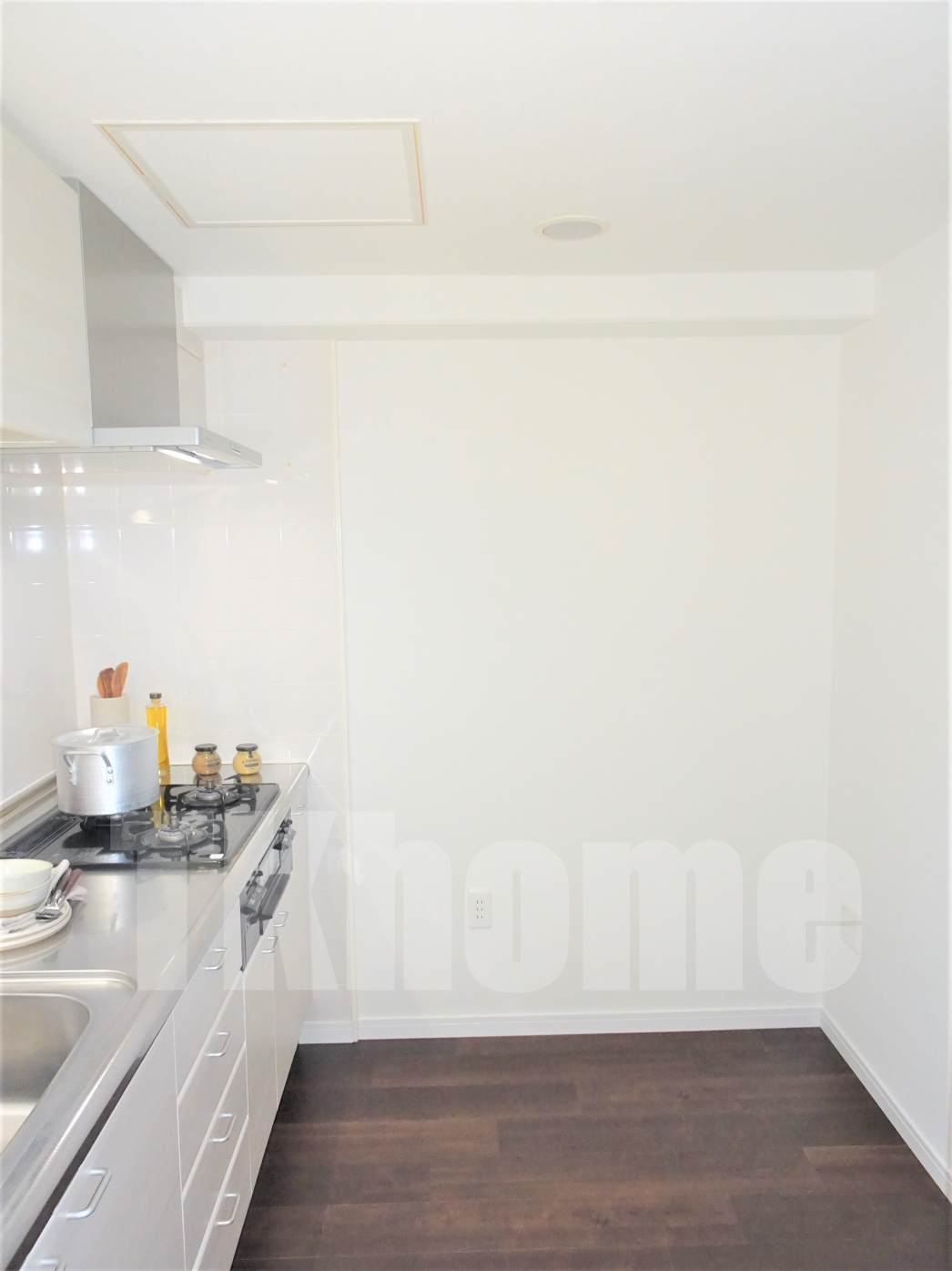 キッチン　(家具は付きません。実際のお部屋です)