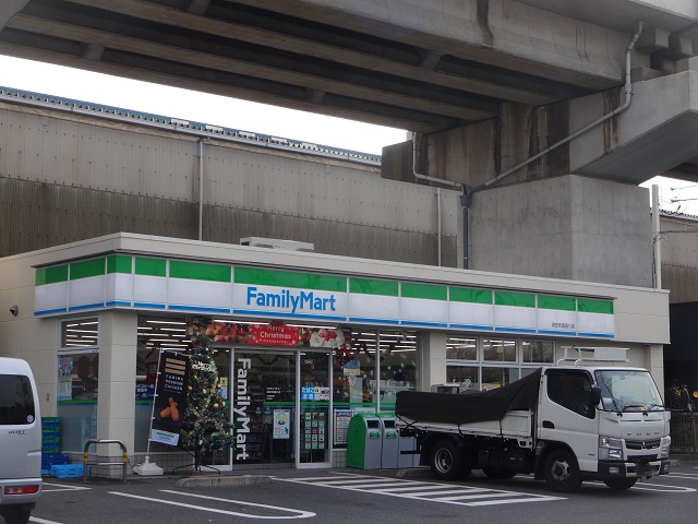 コンビニ　ファミリーマート 浦安若潮通り店（コンビニ）まで537m