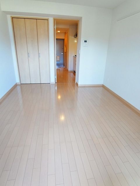 その他設備　♪明るい色のフローリング♪