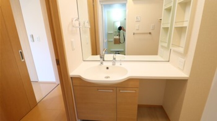 洗面設備　ワイドカウンター洗髪洗面化粧台