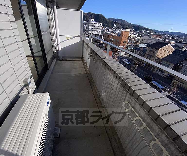 バルコニー　広めの玄関です。