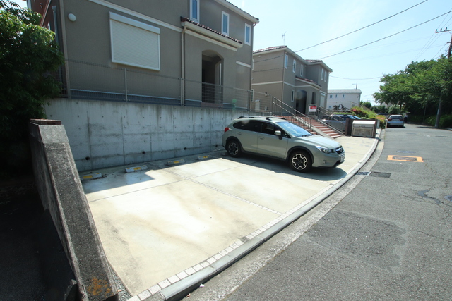 駐車場　駐車場（要空き確認）