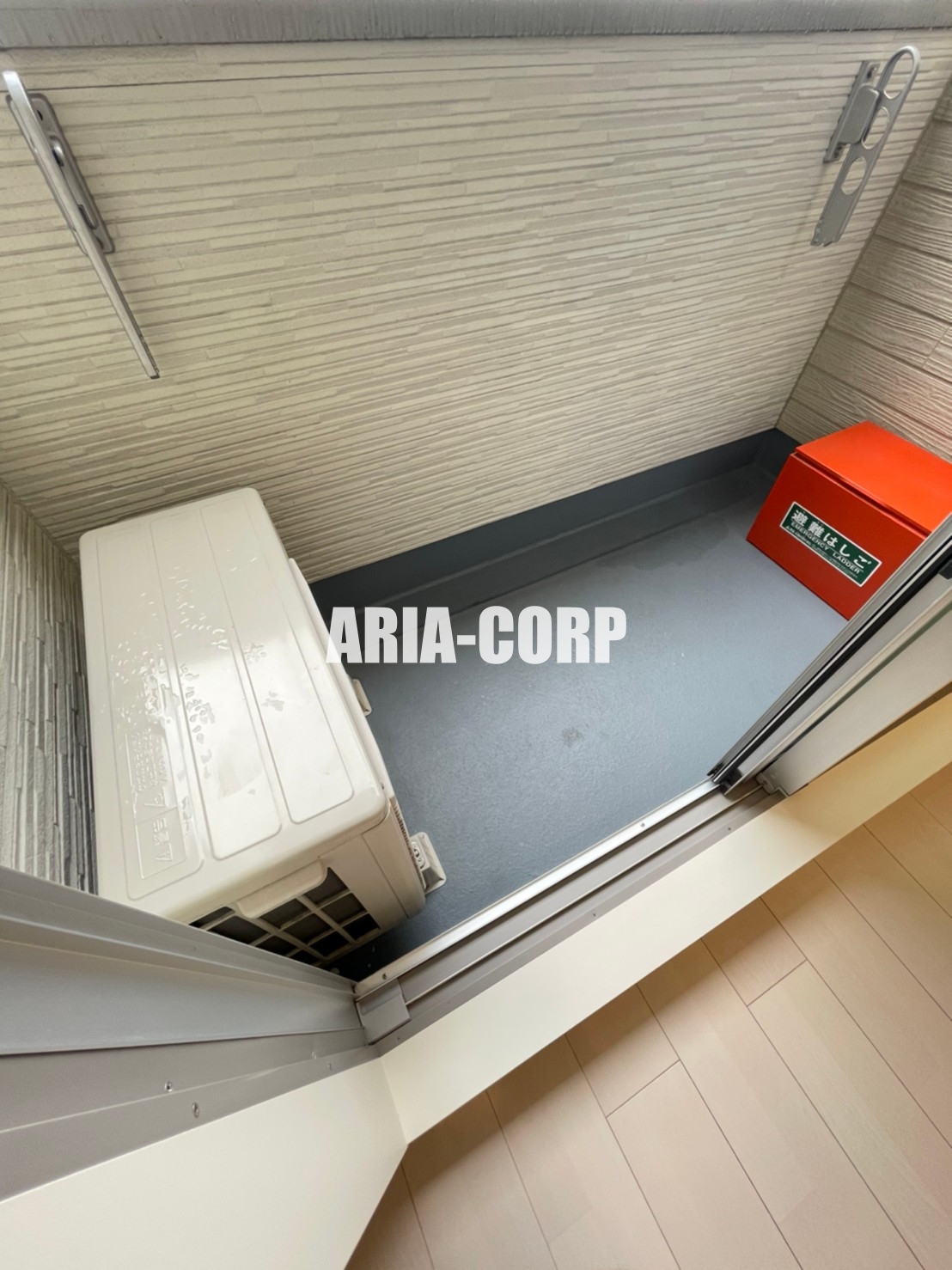 バルコニー　バルコニー、室内物干し、浴室乾燥の三点で干すことが可能です。