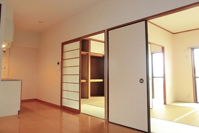 居室・リビング　ノアーズアーク平成館