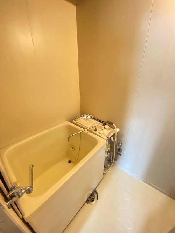 バス・シャワールーム　別部屋の写真です