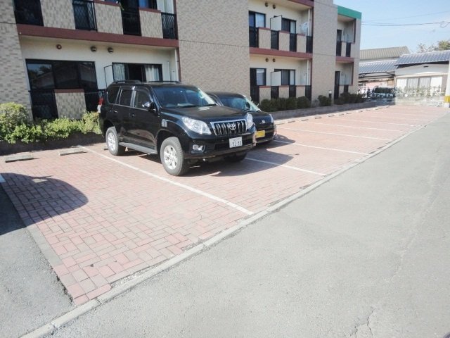 駐車場　駐車スペースもあります