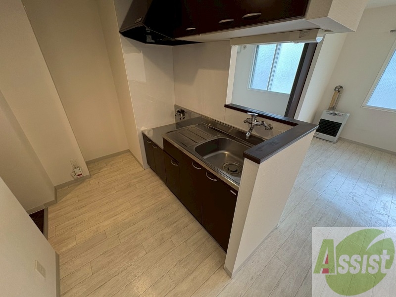 キッチン　洗い場が大きくて洗い物もしやすそうです。