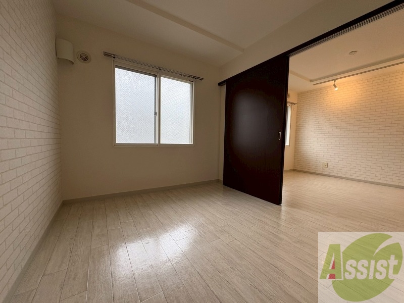 その他部屋・スペース　日当たりが良くて心地よく過ごせそうなお部屋です。