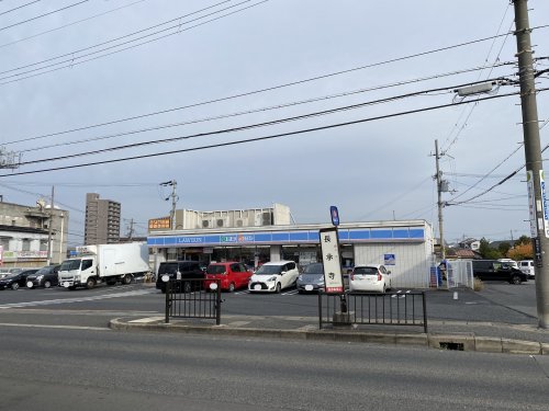 コンビニ　ローソン 堺鳳南町五丁店（コンビニ）まで136m