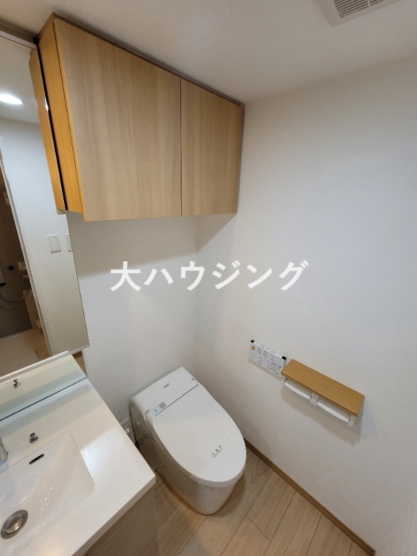 トイレ　その他部屋写真もございます。