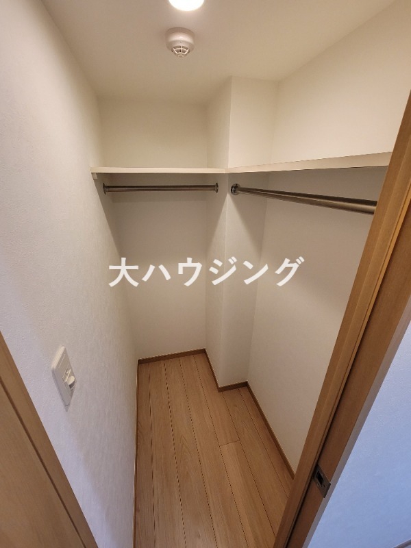 収納　広々ウォークインクローゼットでお部屋すっきり