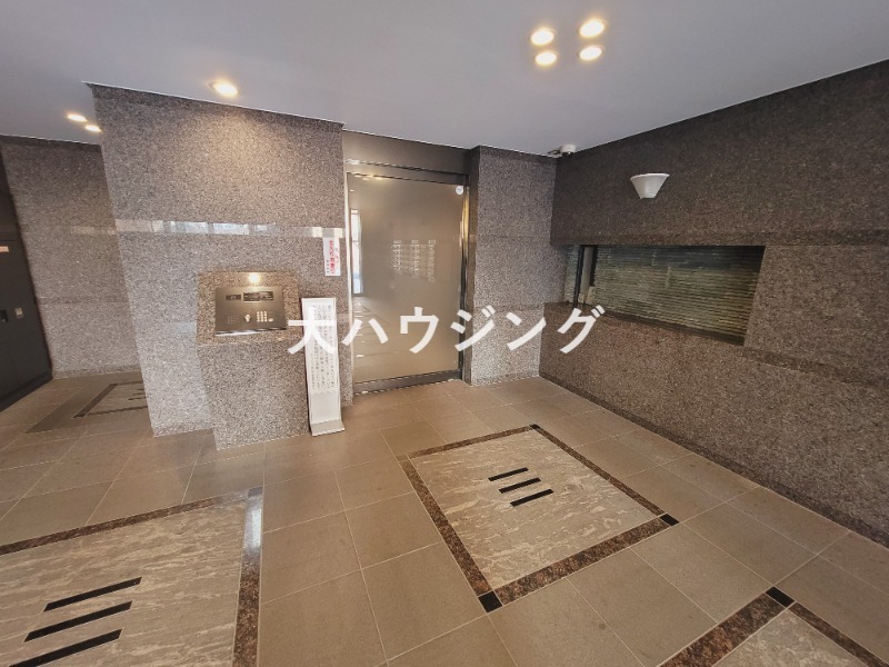 セキュリティ　共用部分も綺麗に管理されてます。