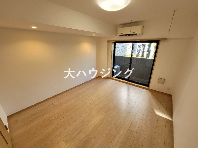 居室・リビング　その他部屋写真もございます。