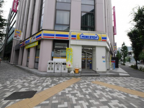 コンビニ　ミニストップ　神田錦町１丁目店（コンビニ）まで101m