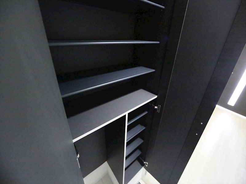 玄関　玄関　シューズボックス付（収納充実してます）