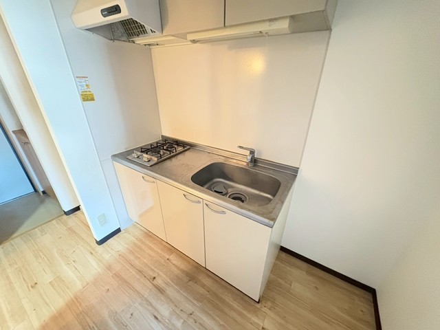 キッチン　※参考別号室の写真です