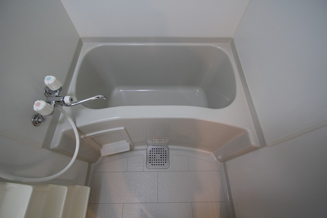 バス・シャワールーム　同物件別号室のものです。