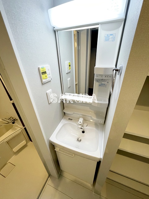 洗面設備　身支度に欠かせない独立洗面台♪