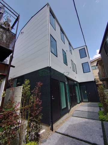 建物外観　東新宿ハウス
