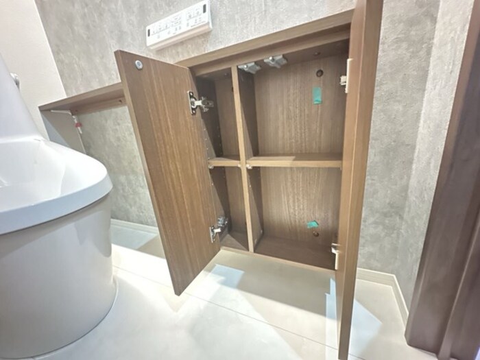 トイレ　トイレ収納