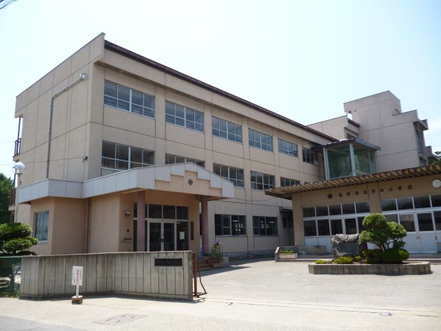 小学校　市立芹田小学校（小学校）まで1100m