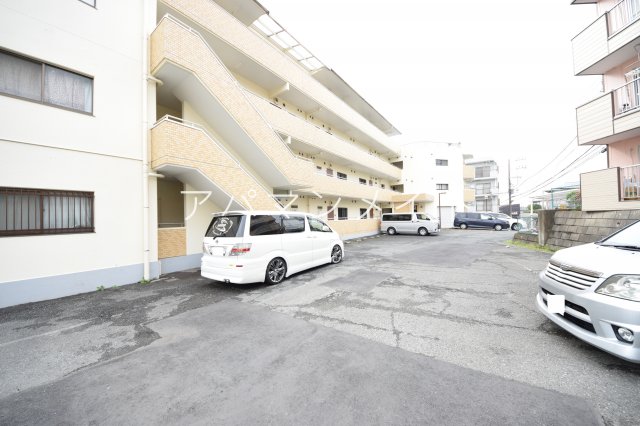 駐車場　敷地内駐車場