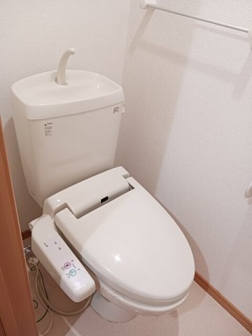 トイレ　清潔感のあるトイレです