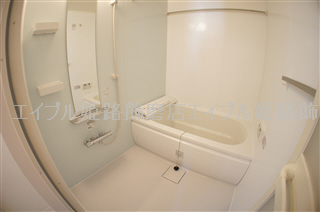 バス・シャワールーム　写真は反転のお部屋です