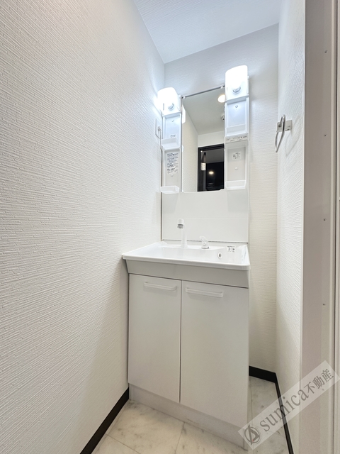 洗面設備　シャンプードレッサー付き・朝シャンもこちらで♪♪