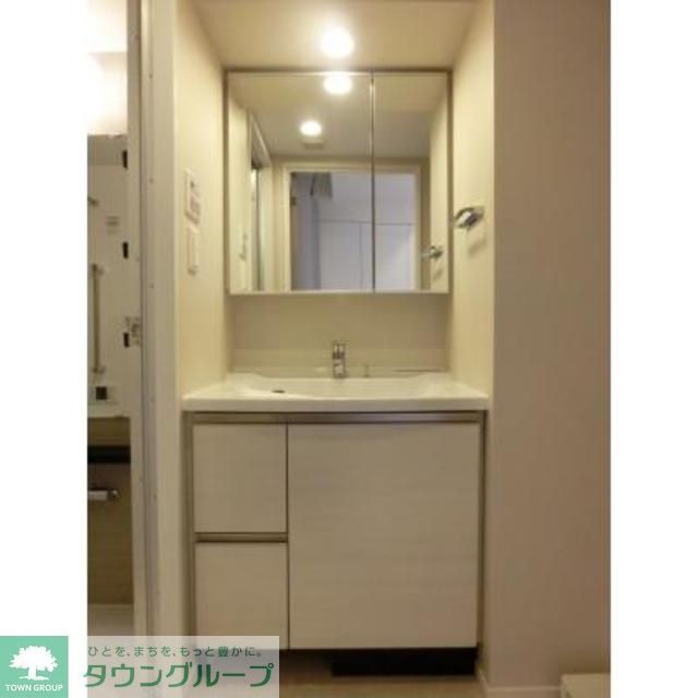 洗面設備　※写真は同タイプ住戸です。