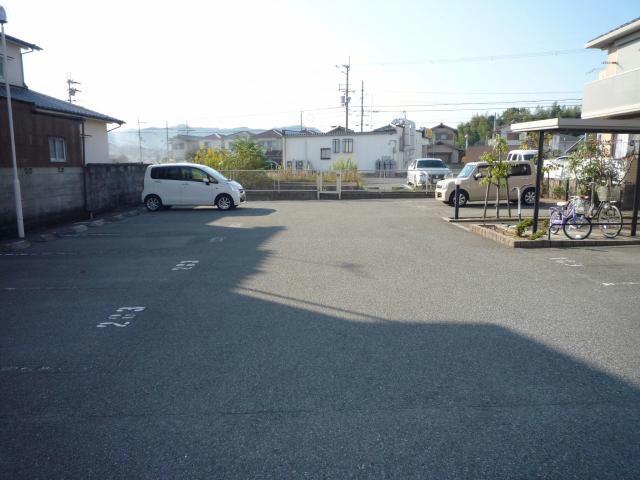 駐車場　駐車場