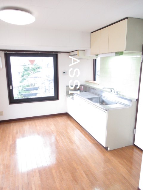 居室・リビング　写真：設備同仕様の別物件です