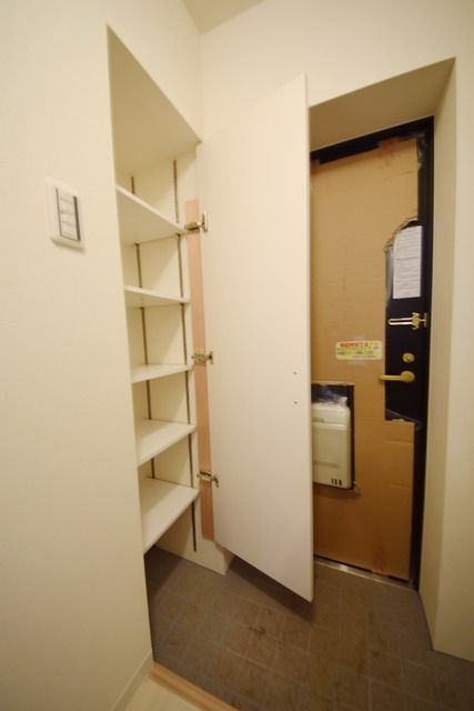 玄関　シューズボックスあります♪