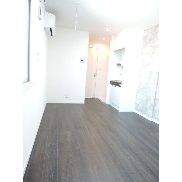 居室・リビング　☆明るい洋室☆