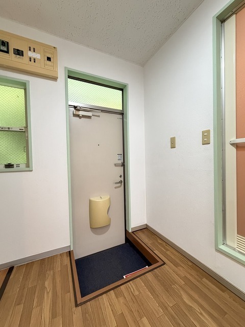 第2早川コーポの玄関写真