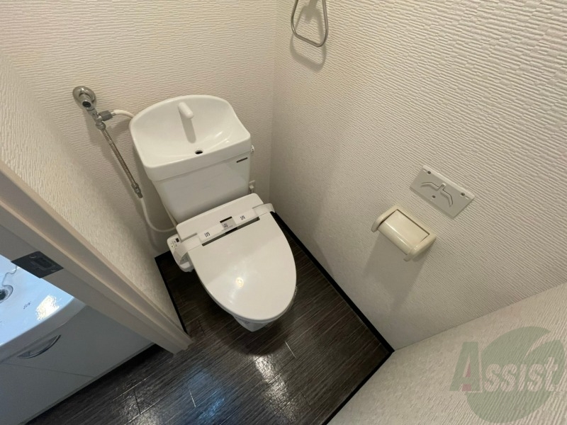 トイレ　こちらはトイレです。清潔感があり、安心して使用できます。