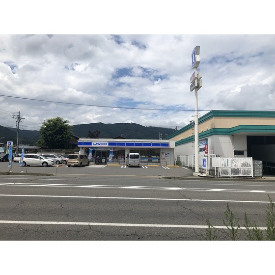 コンビニ　ローソン長野檀田店（コンビニ）まで483m