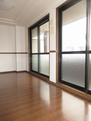 居室・リビング　※別号室参考写真